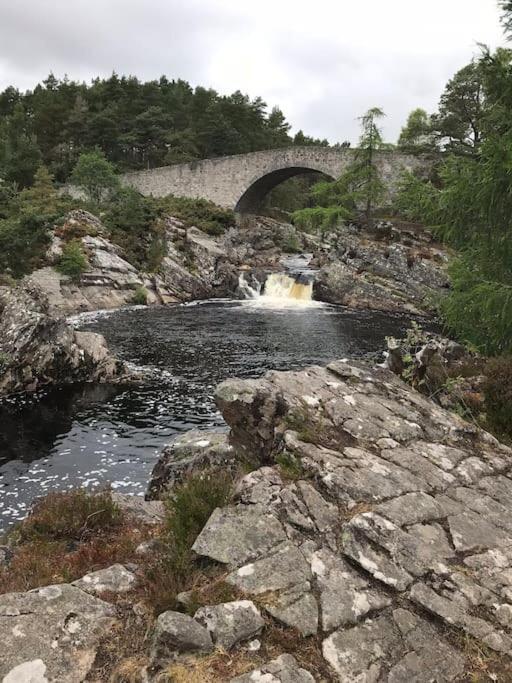 Rosemount Cottage Two - Highland Cottage Garve Esterno foto