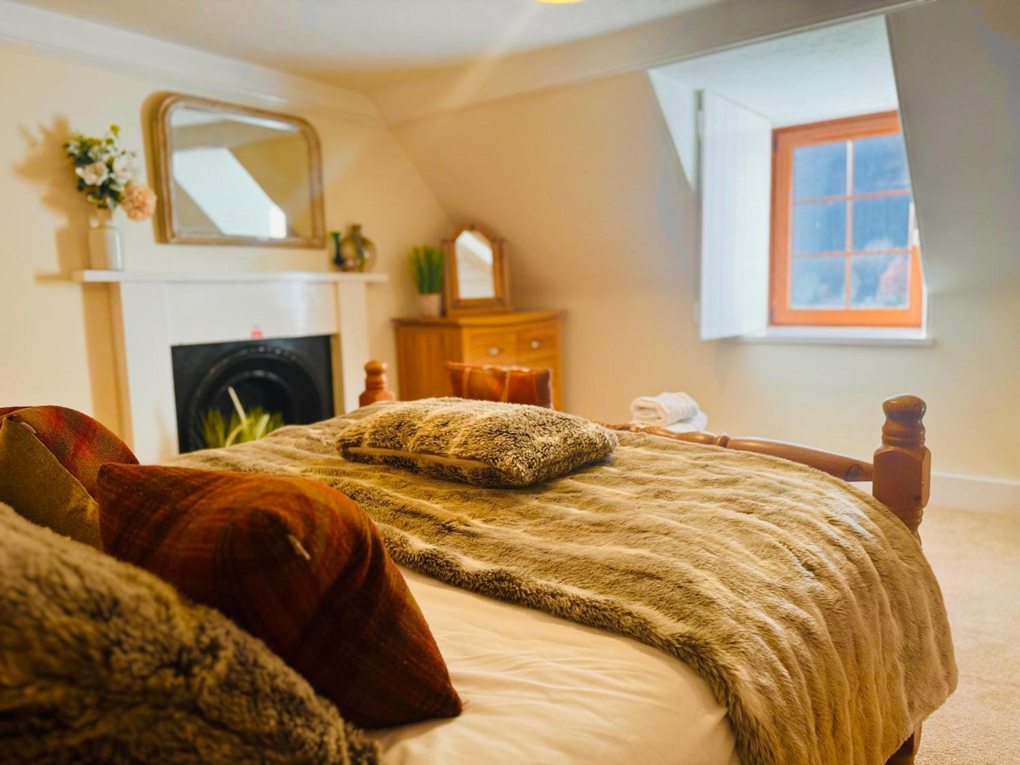 Rosemount Cottage Two - Highland Cottage Garve Esterno foto