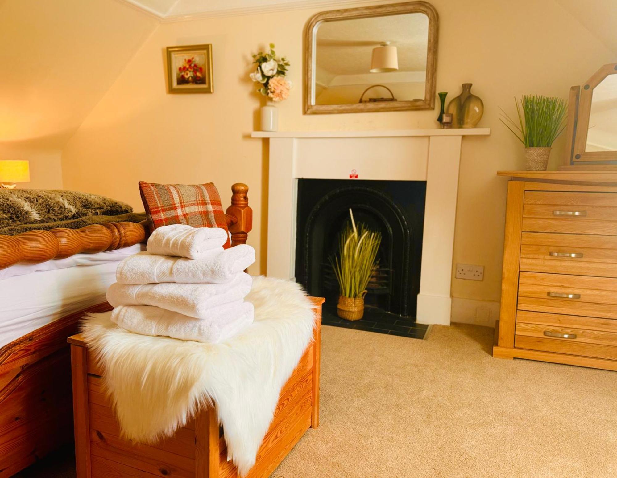 Rosemount Cottage Two - Highland Cottage Garve Esterno foto