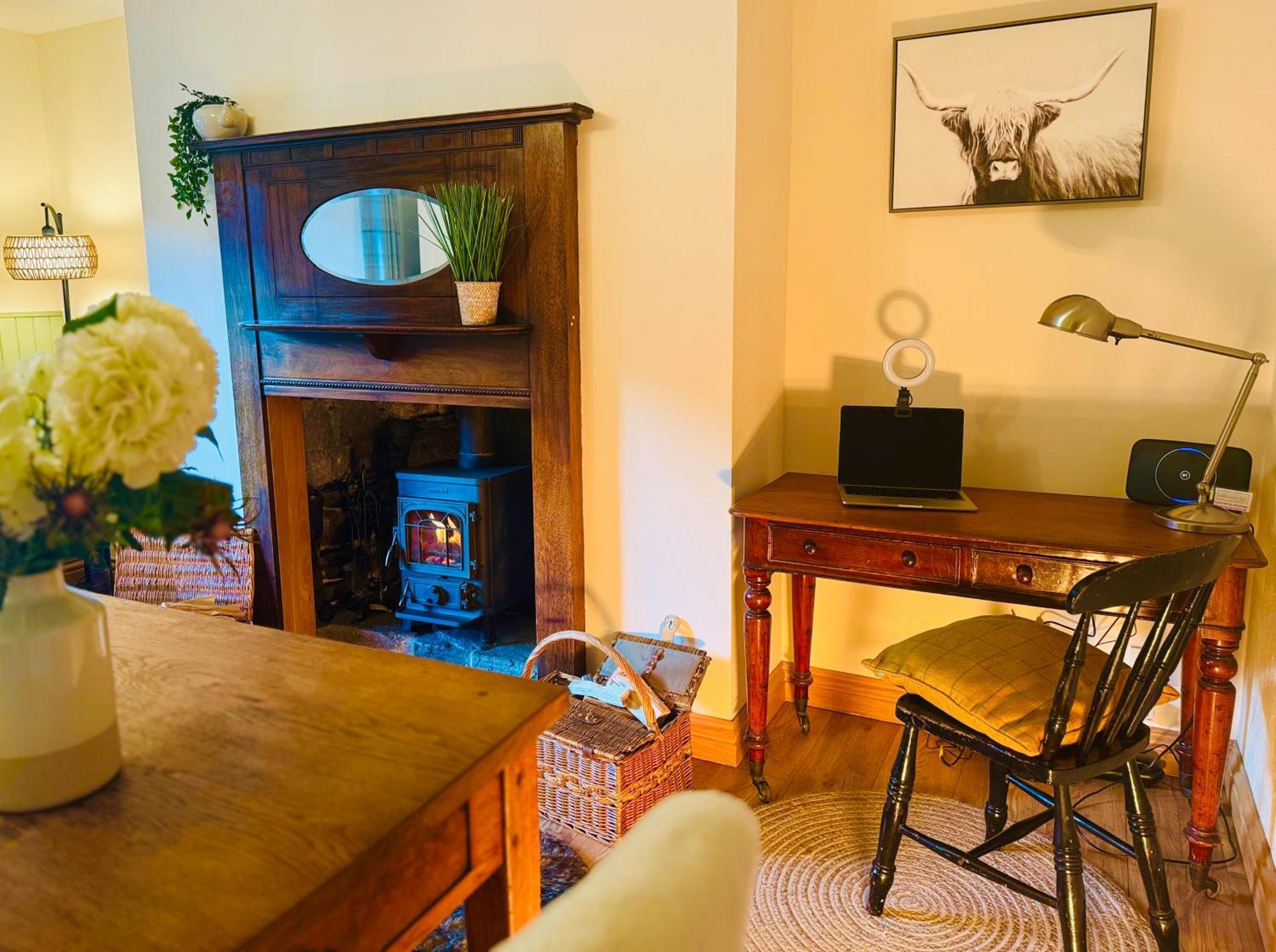 Rosemount Cottage Two - Highland Cottage Garve Esterno foto