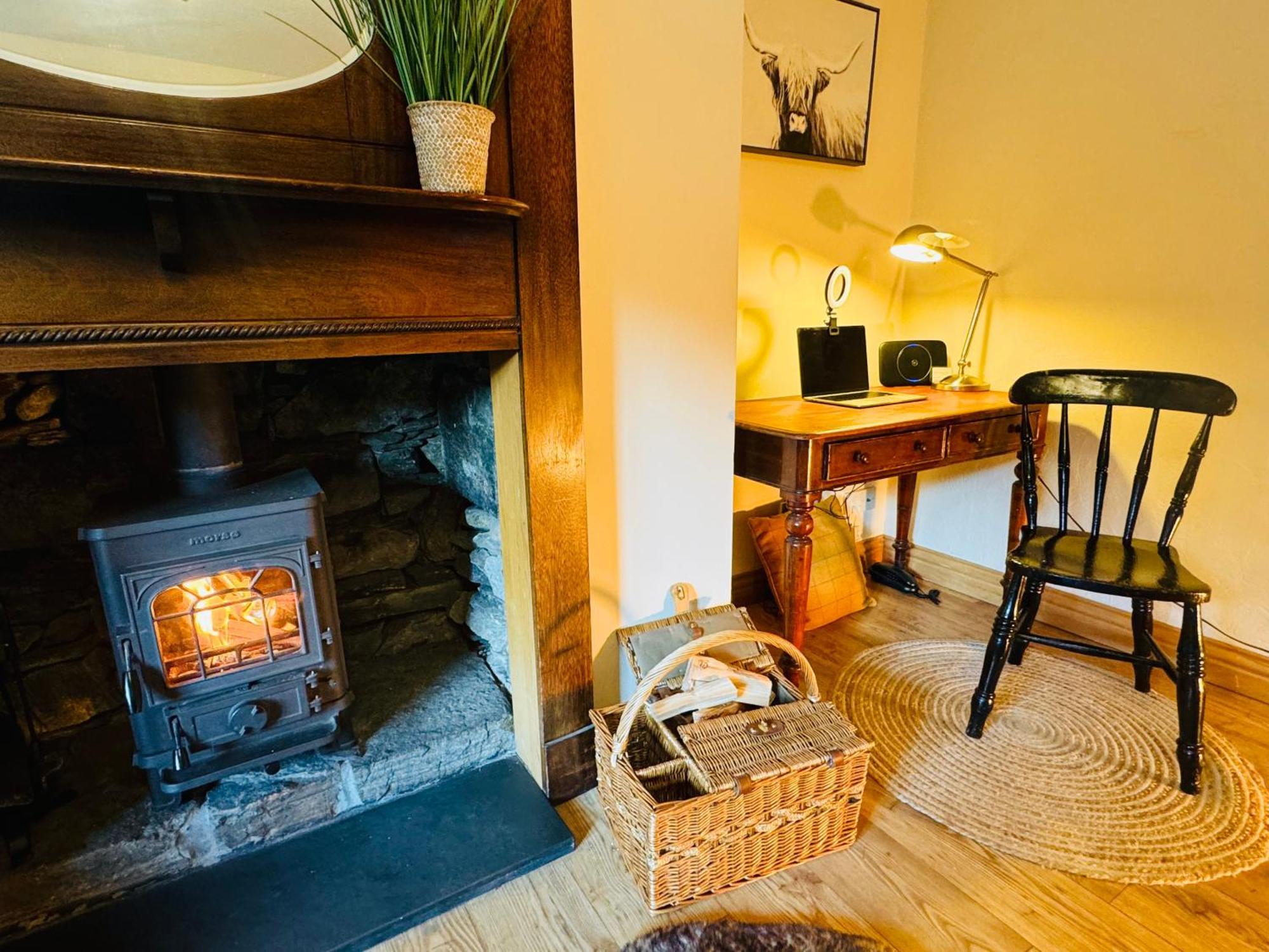 Rosemount Cottage Two - Highland Cottage Garve Esterno foto