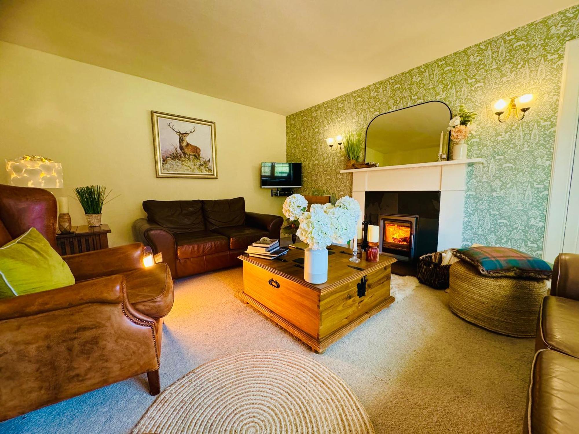 Rosemount Cottage Two - Highland Cottage Garve Esterno foto