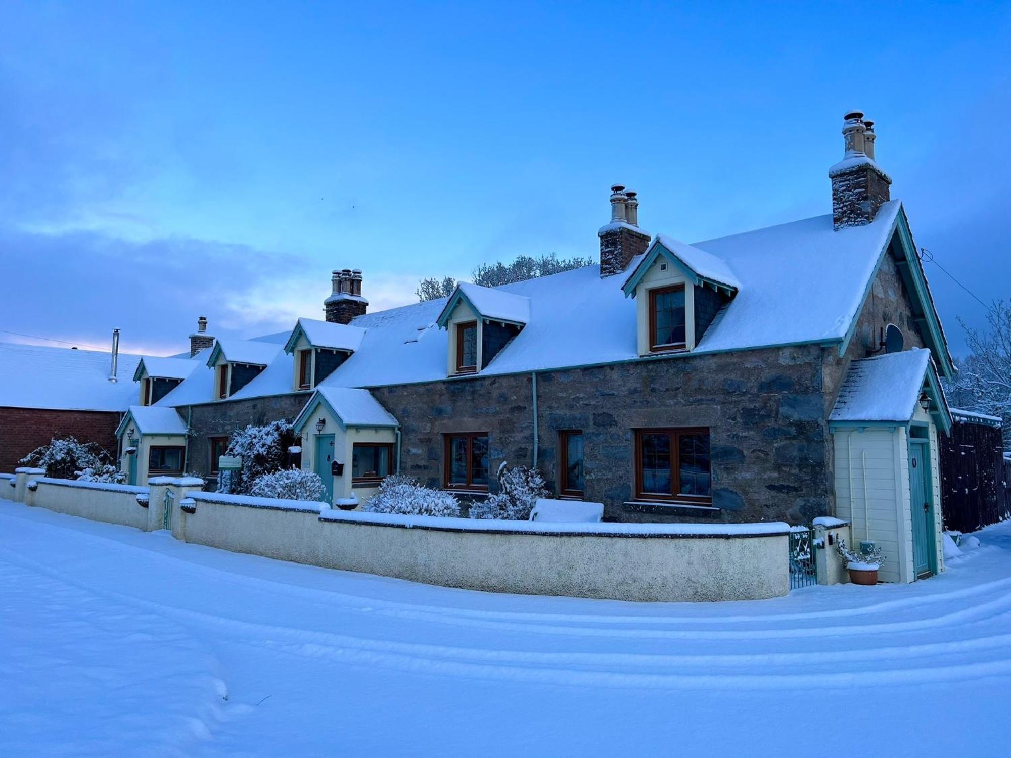 Rosemount Cottage Two - Highland Cottage Garve Esterno foto